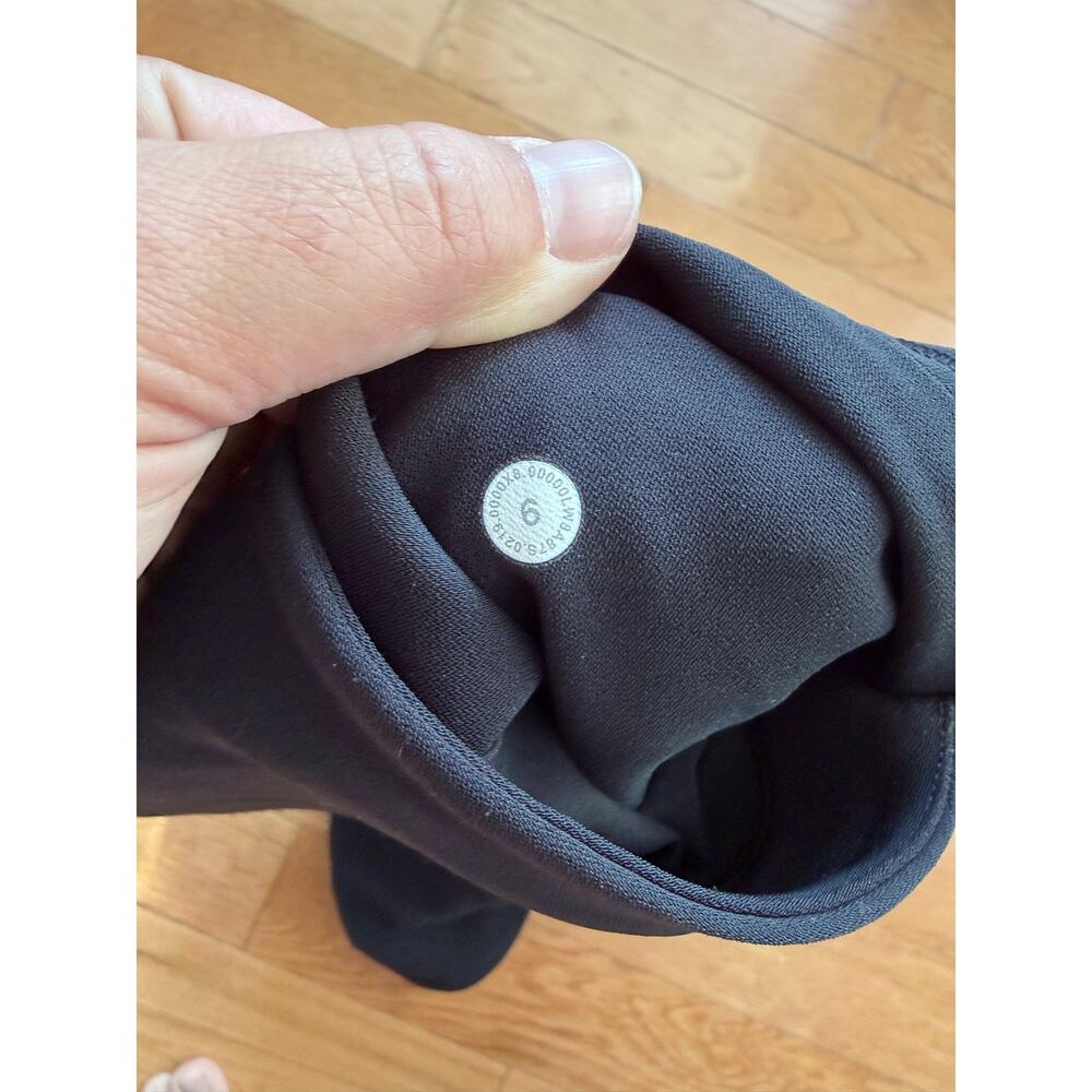 Lululemon On the Fly Skirt Size 6 - Picture 5 of 5